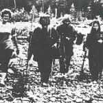 Soviet-press-photo-of-Lykov-family-with-geologist